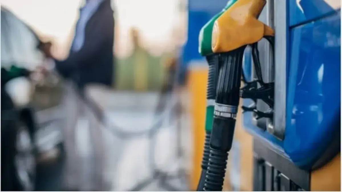 El diésel y la gasolina en España caen a niveles previos a la guerra de Irán