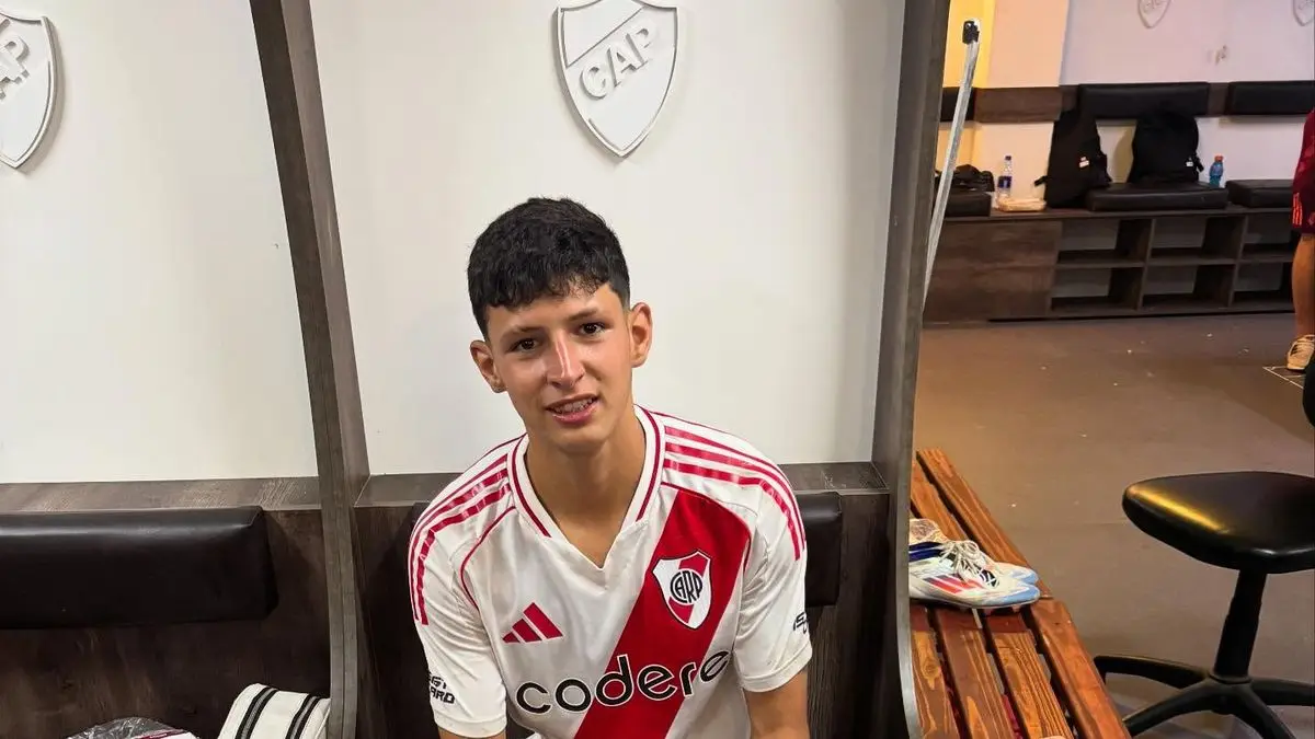 Leonel Jaime llega este miércoles para sumarse a Peñarol y Franco Romero puso la firma tras una reñida votación