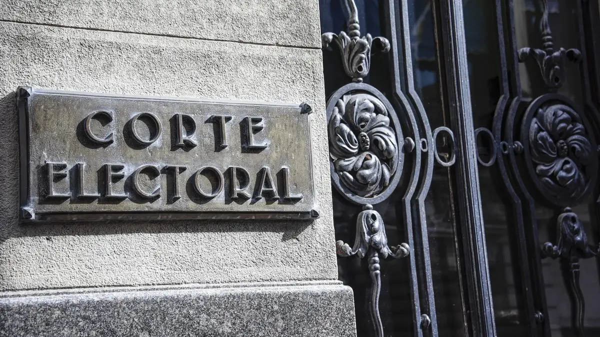Corte Electoral cambió el criterio y comenzará a exigir huellas dactilares en la recolección de firmas para convocar a plebiscitos