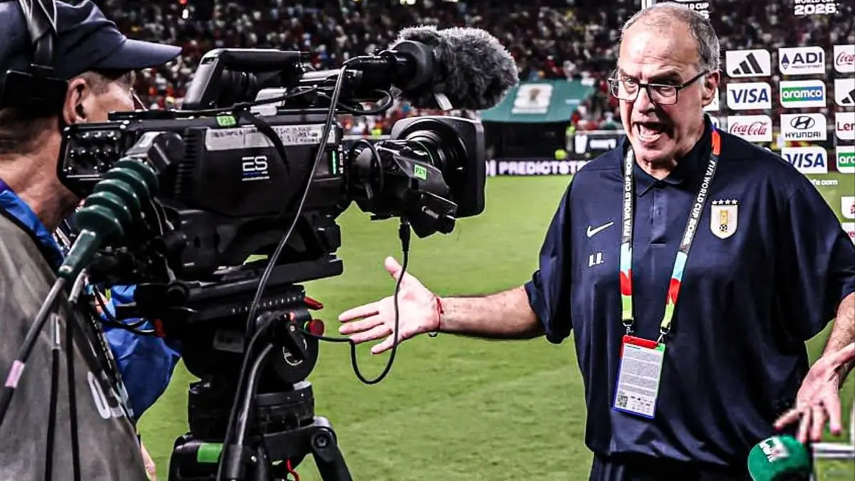 “Me la vi venir”: los entretelones del grito viral de Marcelo Bielsa relatados por la periodista que lo entrevistó