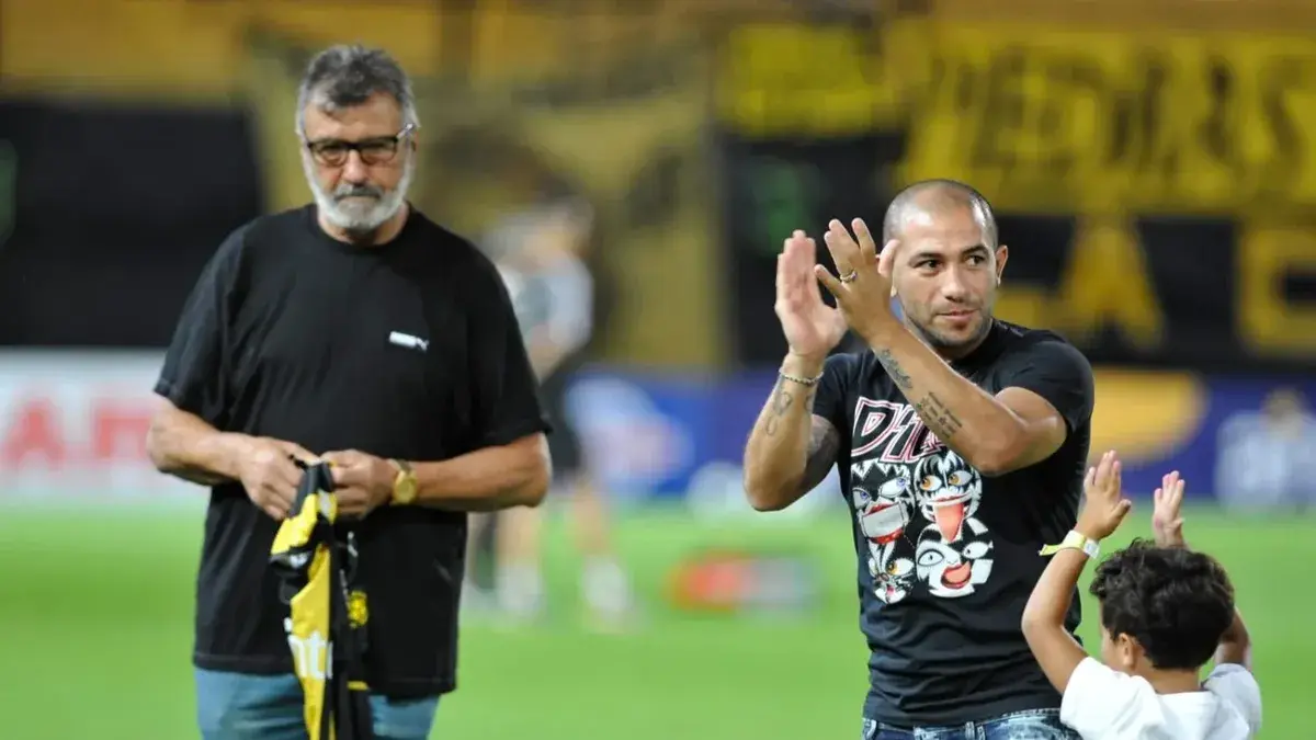 El nuevo deporte que entrenó Walter Gargano, tricampeón con Peñarol y ganador de la Copa América 2011 con la selección uruguaya, junto a su familia en Eslovaquia