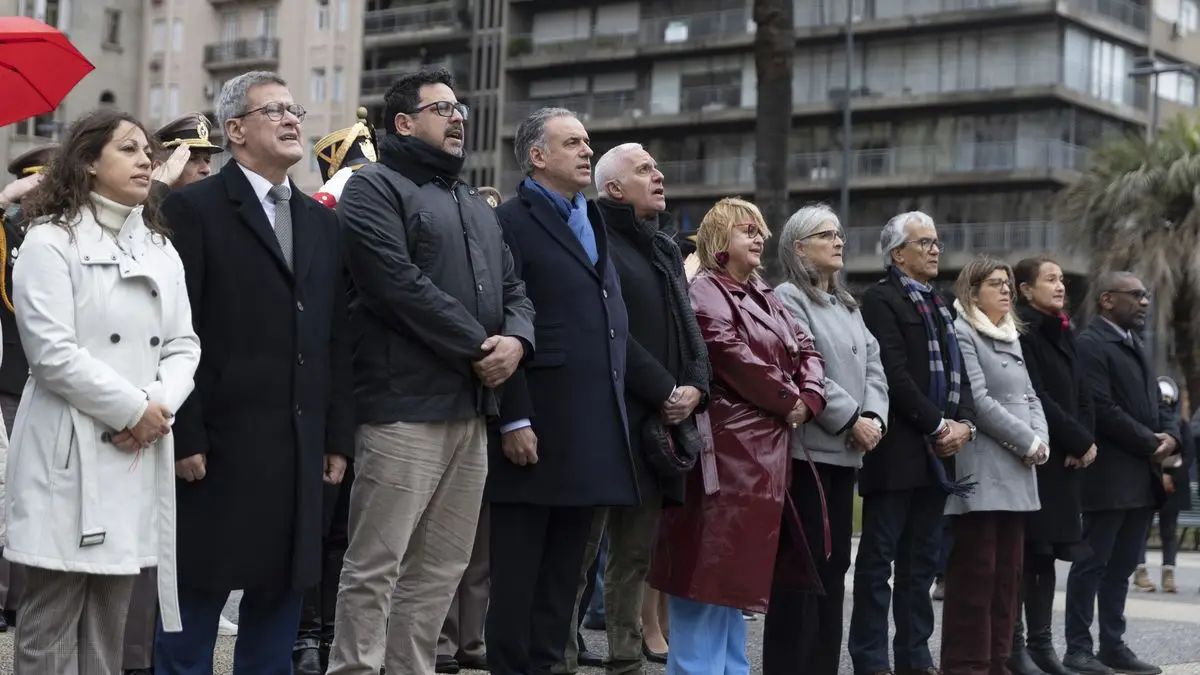 EN FOTOS: Orsi encabezó el homenaje a Artigas en el aniversario 262 de su nacimiento