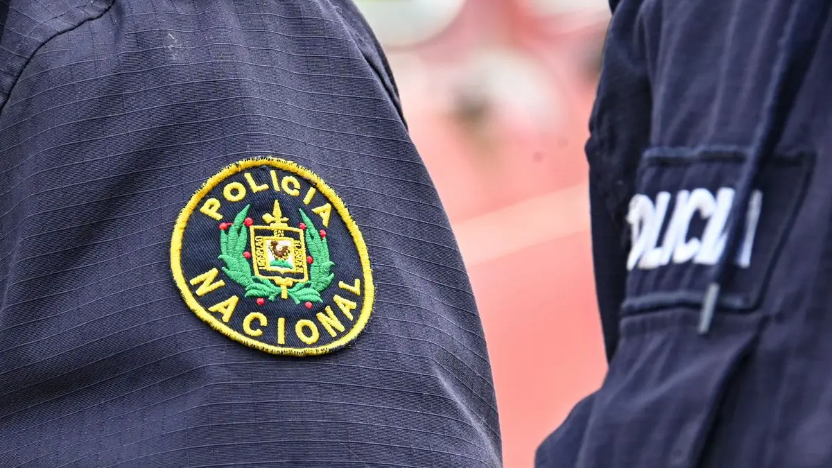Un policía fue baleado en las piernas tras intentar detener rapiña contra una mujer en Punta de Rieles: es el tercer caso en la misma semana