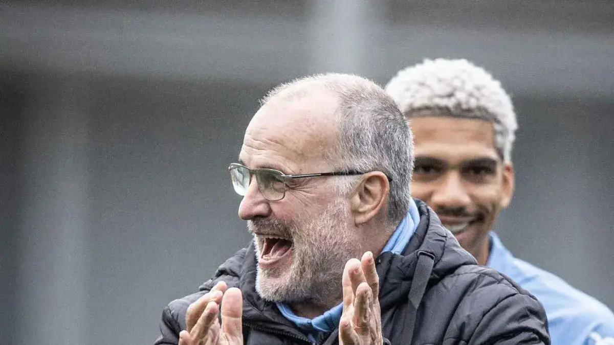El tercer acto del Loco en un Mundial: Marcelo Bielsa y por qué se trata de un debut histórico al frente de la selección uruguaya