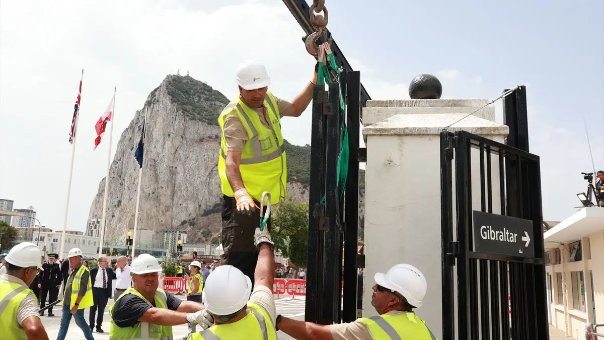 Así fue el fin de la Verja de Gibraltar: España y el Peñón inauguran una era histórica de libre tránsito