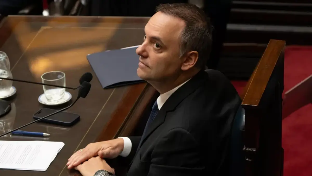 El Gobierno busca reaccionar a la situación de Manuel Adorni: reuniones suspendidas y presión para licencia