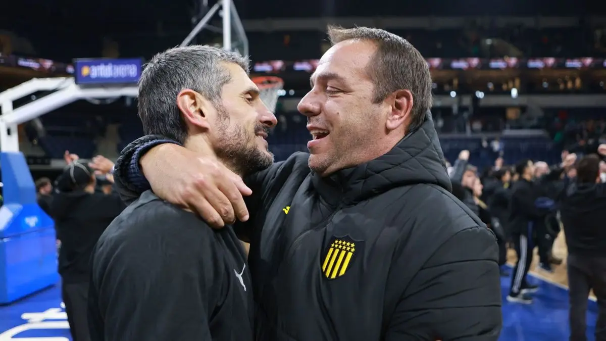 Leandro García Morales con el sello ganador: conquistó la sexta Liga Uruguaya de Básquetbol de su carrera, la primera como entrenador, en Peñarol