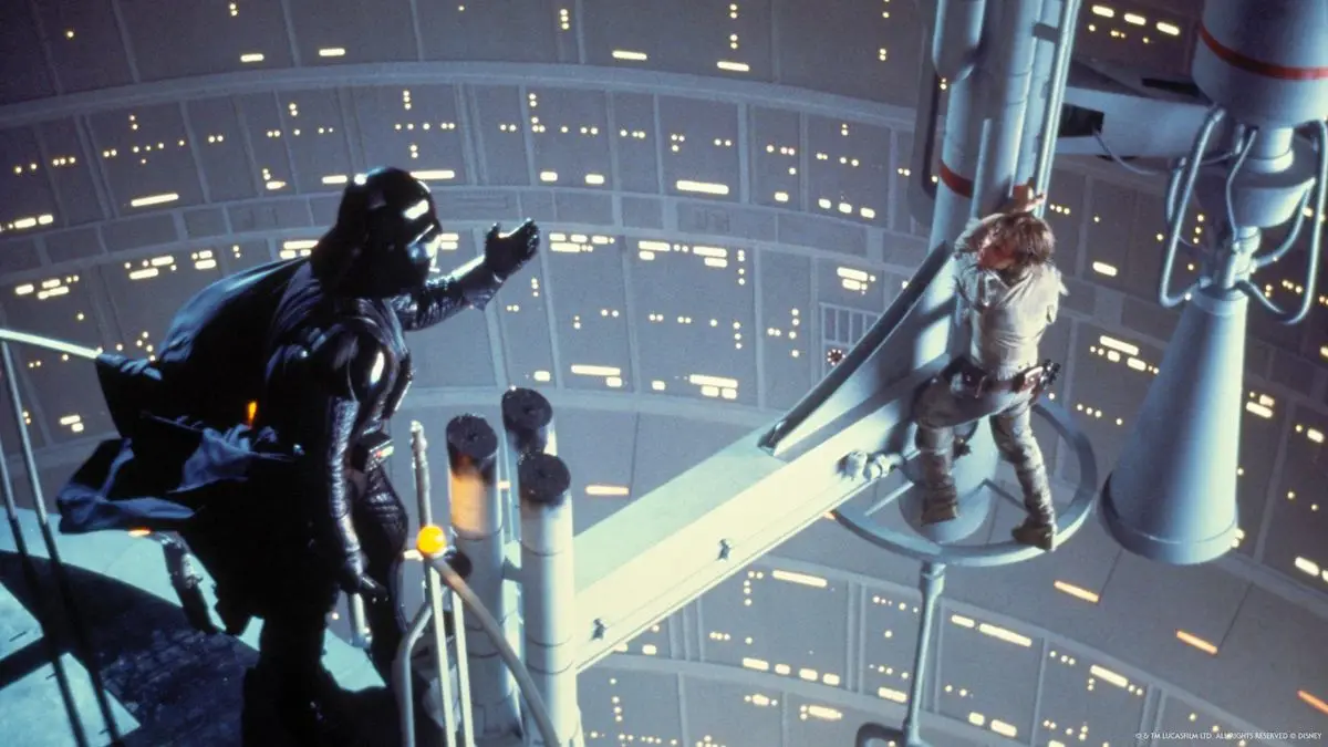Subasta histórica de Hollywood: Venden el sable de luz de Luke Skywalker y manuscritos de Los Beatles