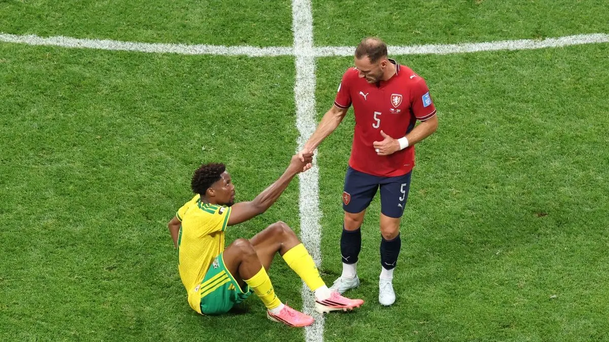 Chequia 1-1 Sudáfrica: estaban obligados a ganar, tras perder en sus debuts, y repartieron puntos en un empate con sabor a poco