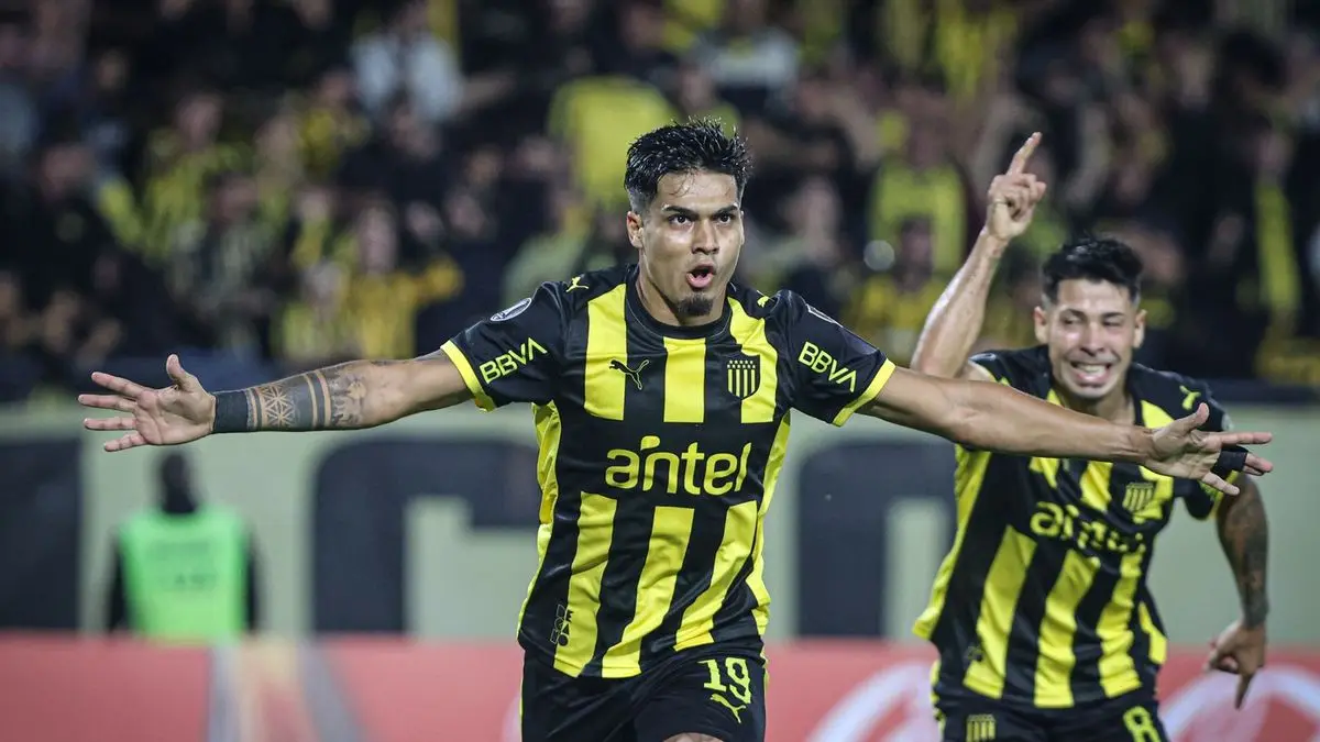 Peñarol llegó a un acuerdo con Matías Arezo el día que se vencía el préstamo con Gremio y compra su ficha; Diego Aguirre pierde a un futbolista que se va al exterior
