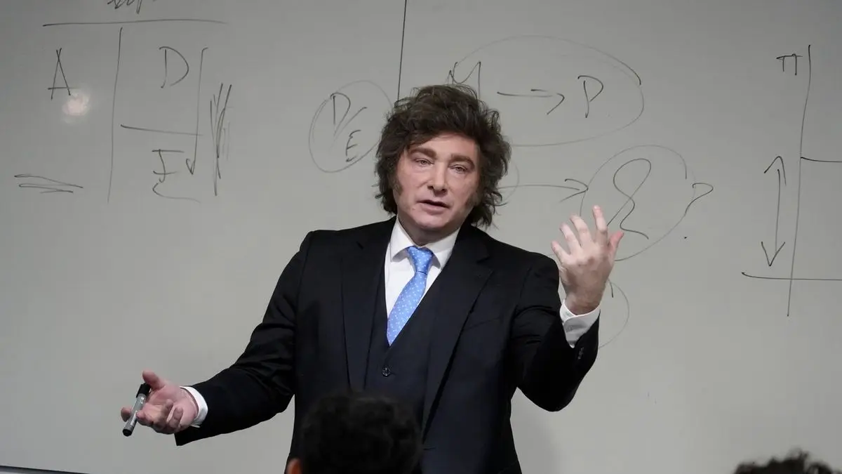 Javier Milei ignoró la advertencia del Congreso y mantendrá a Manuel Adorni en el cargo aún si lo echan