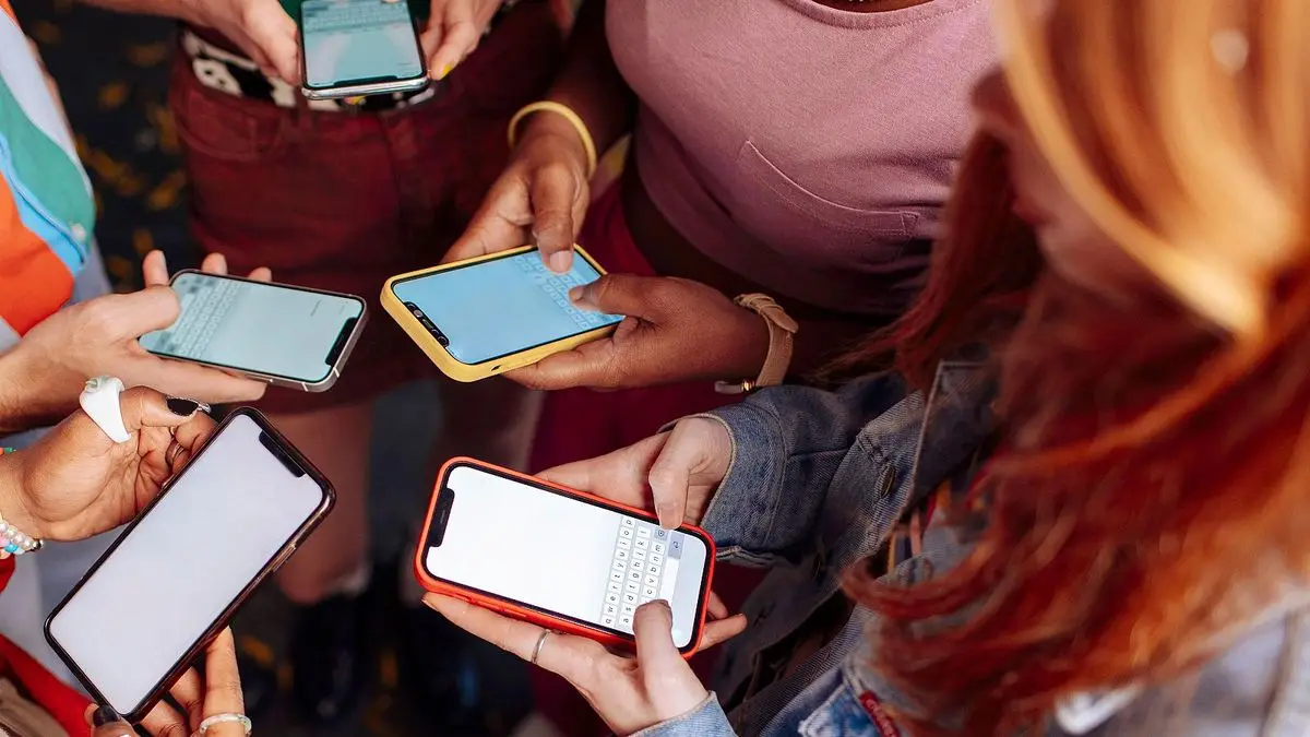Reino Unido se suma a la lista de países que prohibe el acceso a redes sociales a menores de 16 años