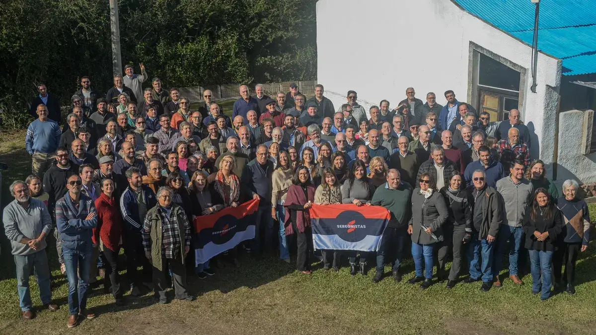 Tras descenso de aprobación de Orsi, Seregnistas destacó “rumbo claro del gobierno” y habló de “complicaciones heredadas y ocultadas”