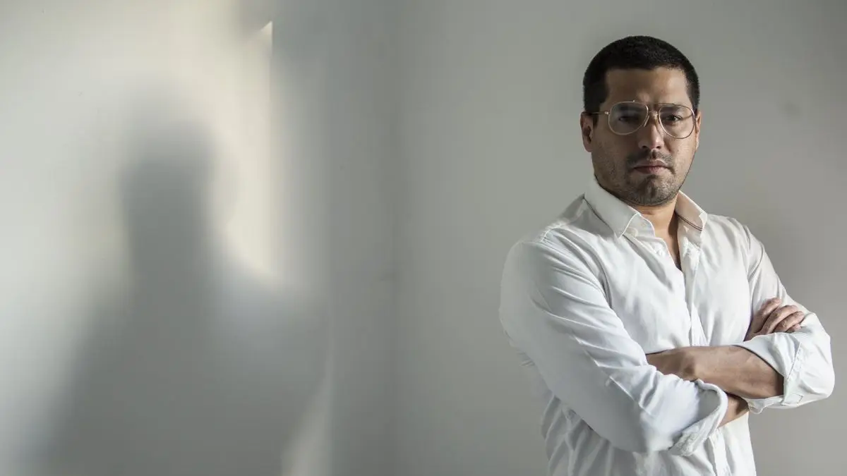 Bukele bajo la lupa: el periodista Óscar Martínez y una anatomía del poder, popularidad y mano dura del salvadoreño