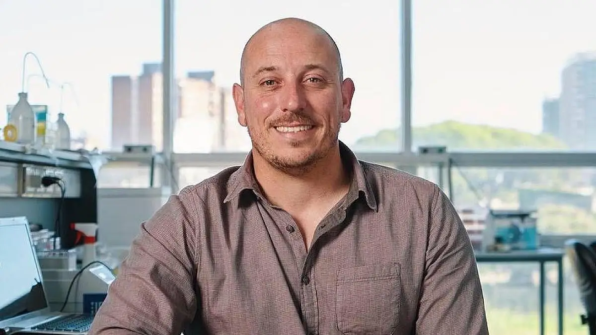 “Toda mi vida estudié cómo los virus evolucionan y sobreviven, y ahora aplico eso ante el agresivo cáncer cerebral que tengo”