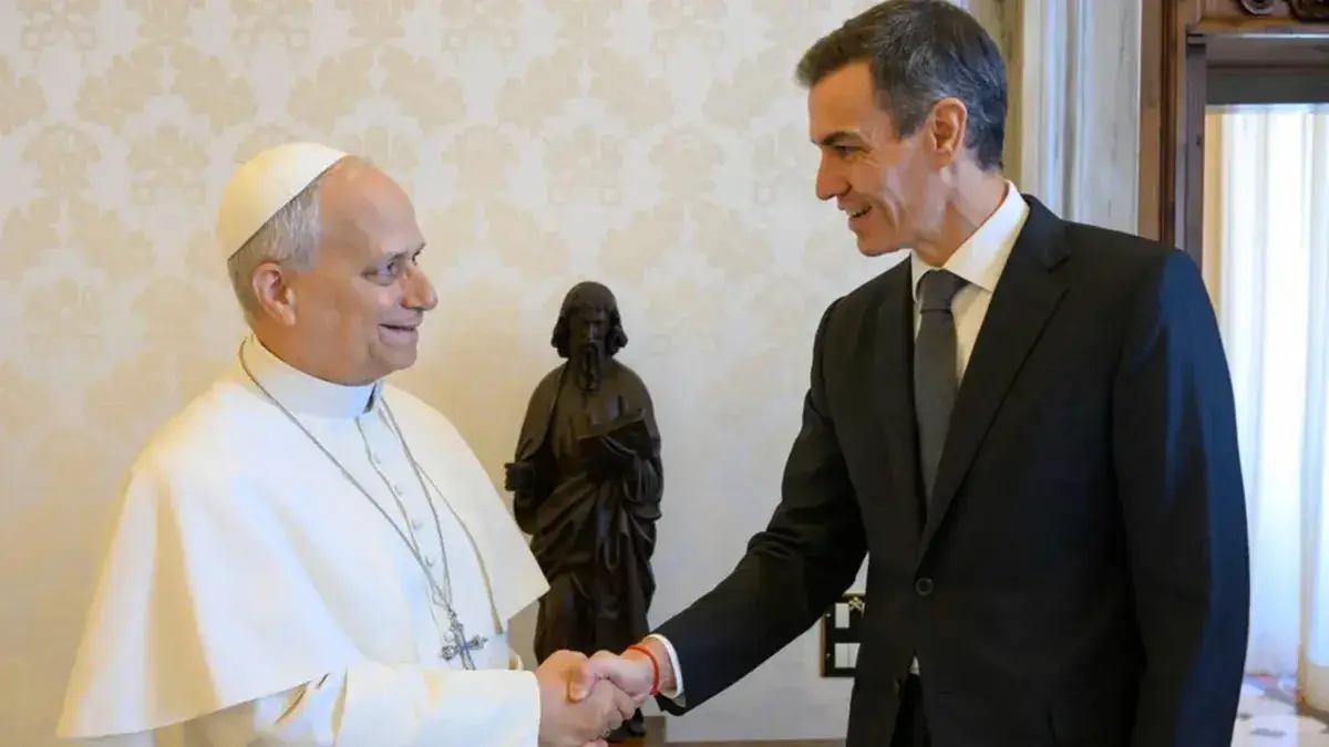 En plena crisis del PSOE, Pedro Sánchez vuelca su agenda a la visita del papa León XIV