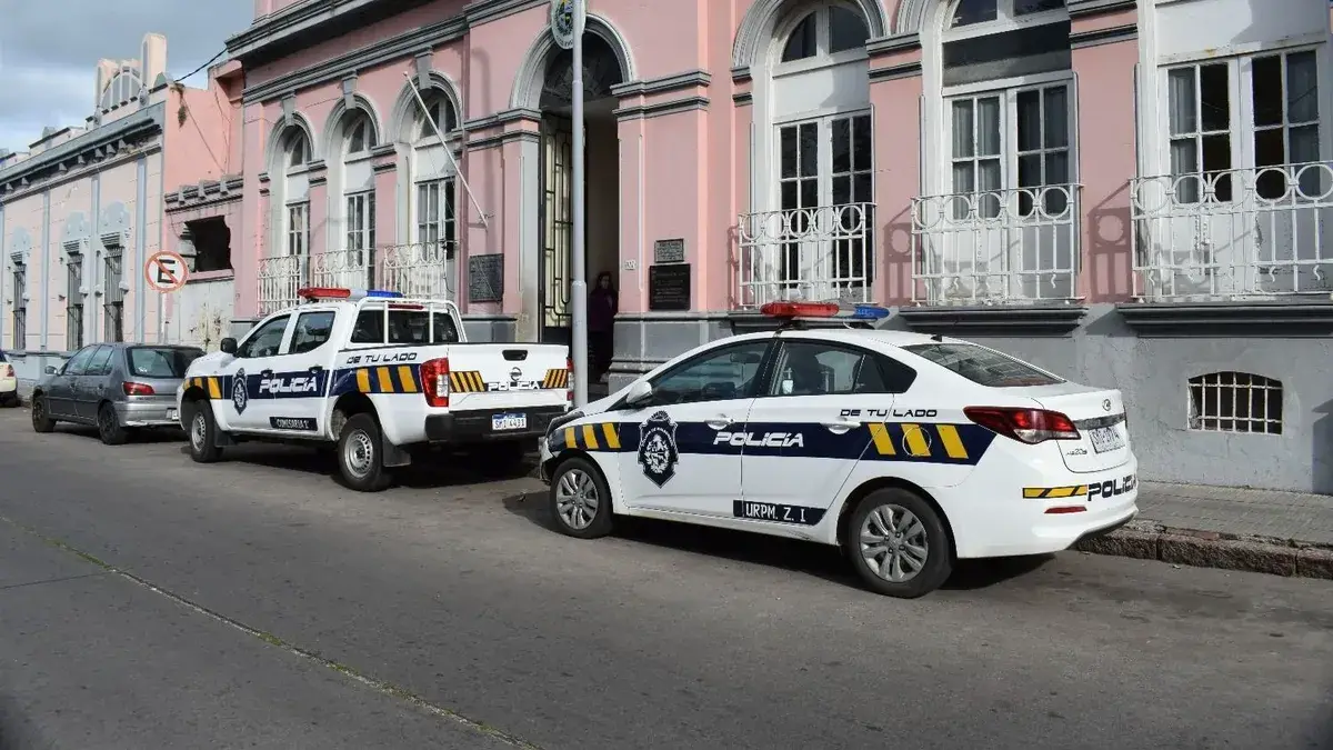 Asesinaron de varios disparos a un exfutbolista en Maldonado: tenía antecedentes penales y la Policía investiga los hechos