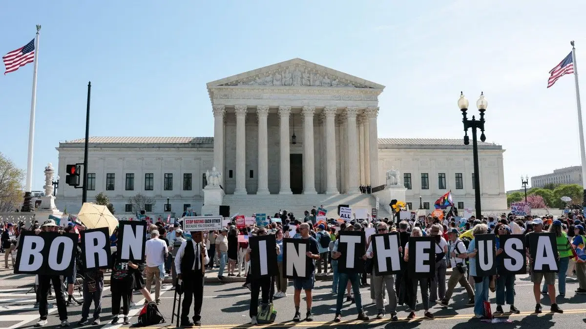 Revés para Trump: la Corte Suprema bloquea su intento de limitar la ciudadanía por nacimiento en EEUU