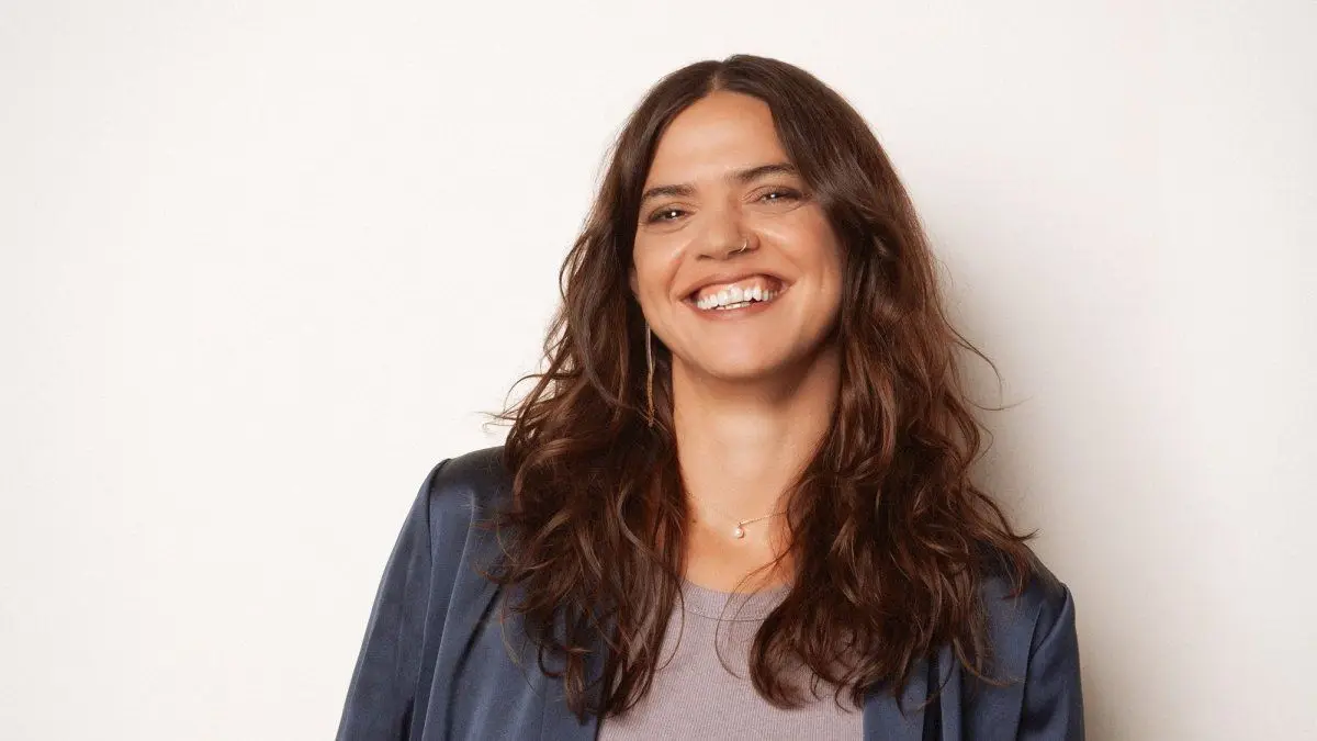 Valeria Luiselli, de visita por Montevideo: “Hay una marea que une todo lo que leímos y vivimos, y ese andamiaje es la única libertad que tenemos frente al tiempo”