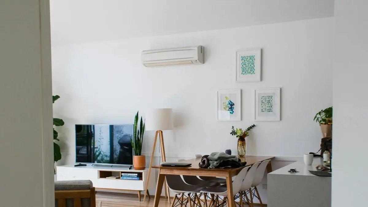 Aire acondicionado, heladera, luces y calefón: los consejos de UTE para ahorrar energía en casa