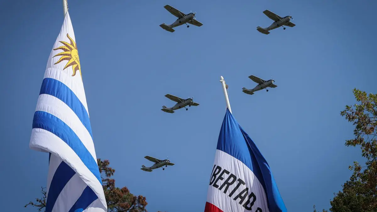 Fuerza Aérea avisa a la población que hará vuelos nocturnos con lanzamiento de bengalas este jueves y pide “evitar alarmas”