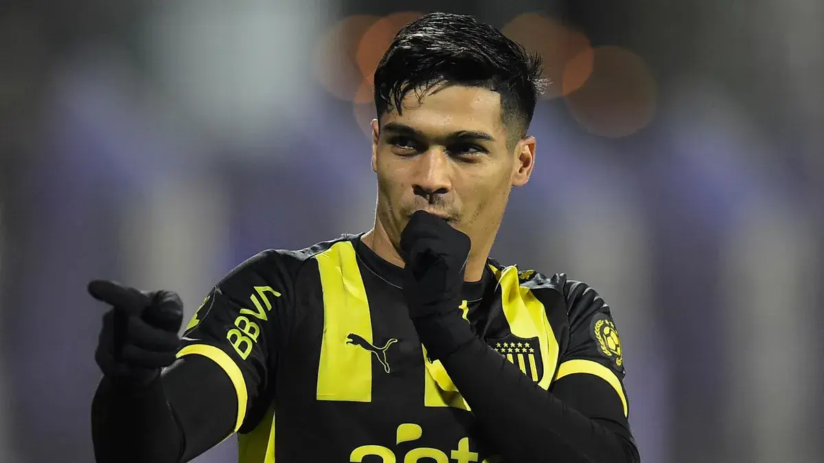 La decisión de Peñarol sobre la continuidad de Matías Arezo y el zaguero que quiere Diego Aguirre