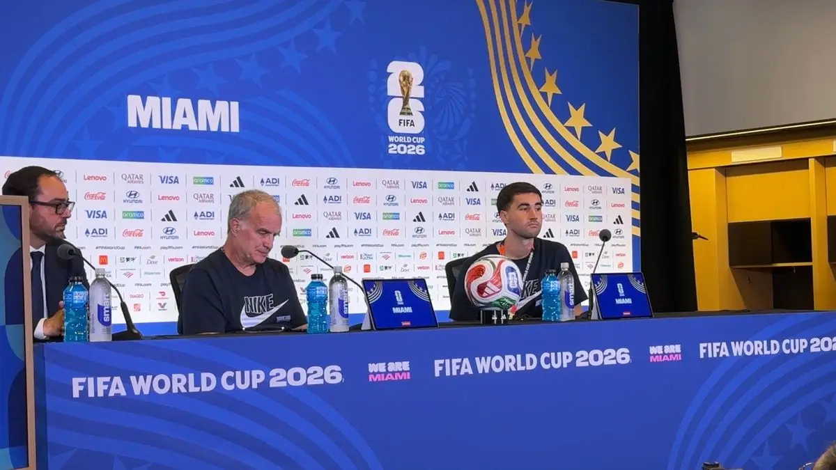 La conferencia de Marcelo Bielsa antes del partido contra Cabo Verde por el Mundial 2026: cómo atacará el bloque bajo y su crítica a las pausas de hidratación