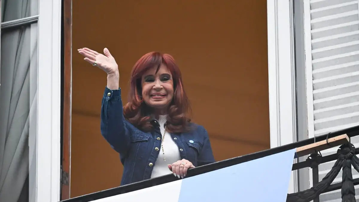 Un año de Cristina Kirchner presa: del balcón que perdió convocatoria a una sucesión inconclusa