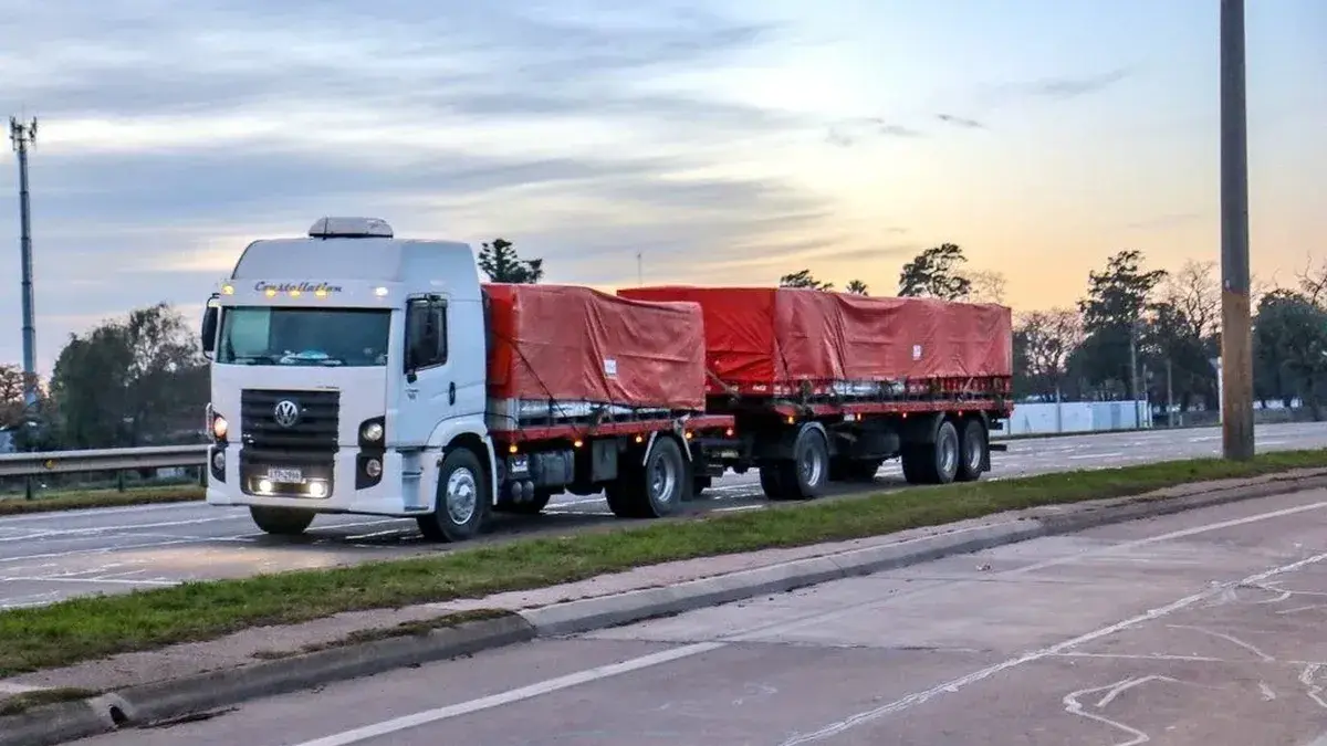 Transporte de carga: empresas agremiadas, dueños autoconvocados y un conflicto que escala con el MTOP