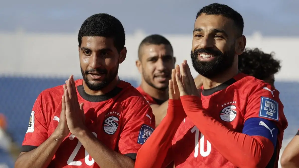 A diferencia de las cuatro estrellas de Uruguay que la FIFA sí acepta en su camiseta, el organismo le vetó la suya a Egipto por utilizarlas mal en pleno Mundial 2026