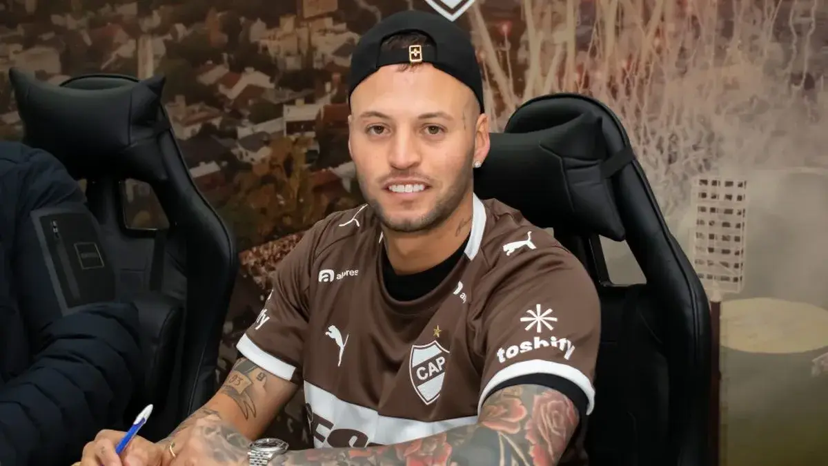 Nicolás “Diente” López fue presentado en Platense tras su desvinculación de Nacional; mirá hasta cuándo firmó
