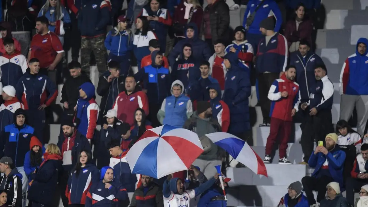 Nacional volvió a ser sancionado por culpa de sus hinchas tras la derrota ante Deportivo Maldonado: fue multado en 11 de 18 partidos de la Liga AUF Uruguaya 2026