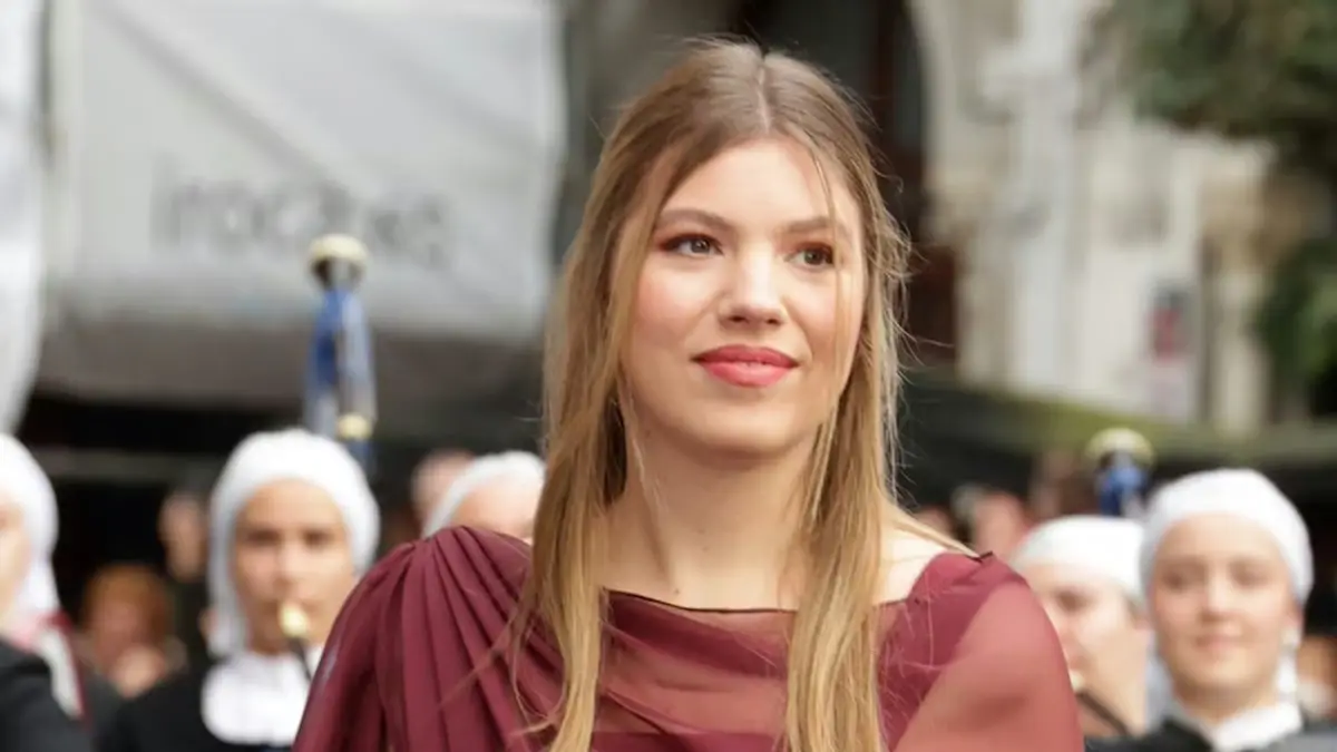 El giro radical de la infanta Sofía: su nueva vida universitaria en París bajo la lupa de la prensa extranjera