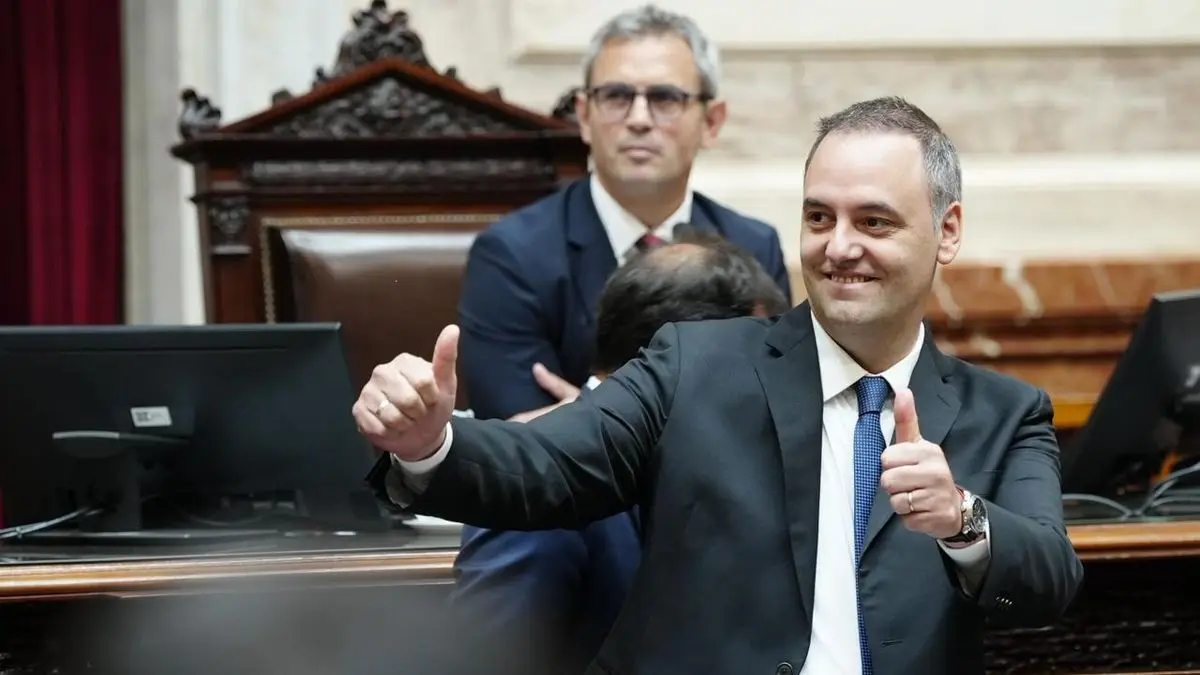 Manuel Adorni pone en un segundo plano su defensa política y se concentra al 100% en su situación judicial