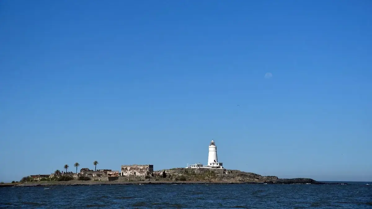 Hallaron un cuerpo en Isla de Flores y sospechan que pertenece a uno de los cinco pescadores argentinos desaparecidos hace un mes