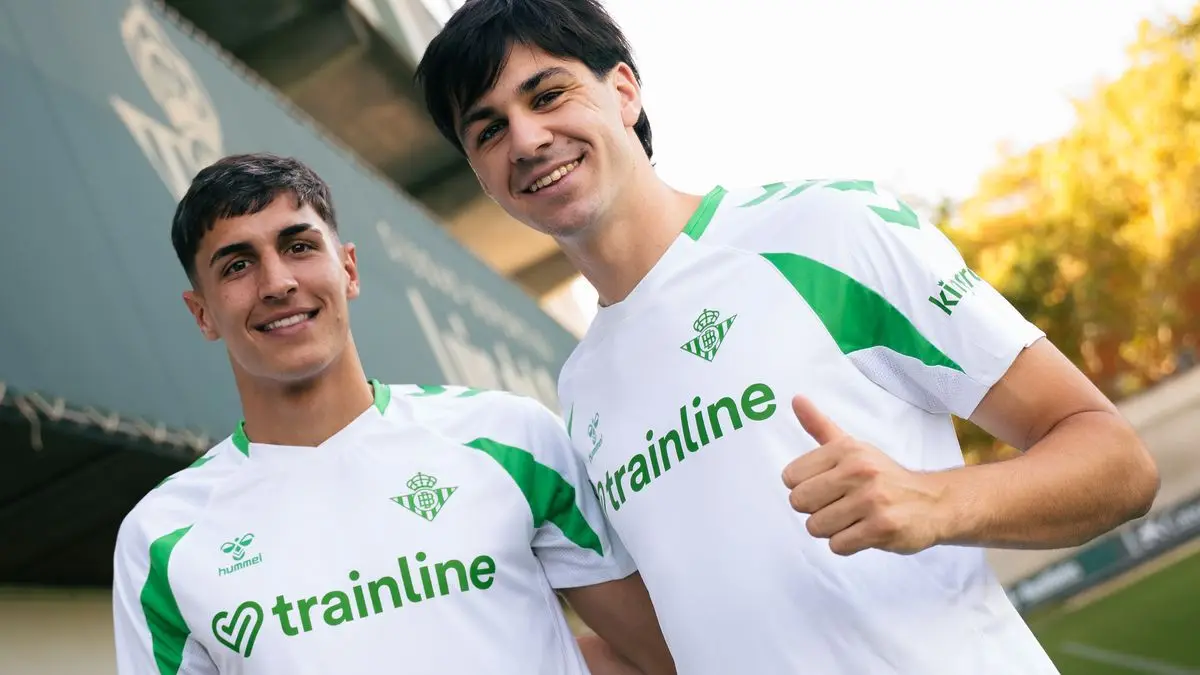 El ex Nacional Gonzalo Petit le dio la bienvenida a Betis a Facundo Bernal y ambos uruguayos viajan a la pretemporada del equipo de Manuel Pellegrini
