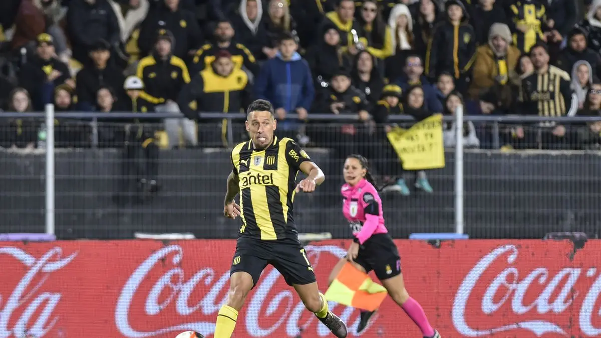 Racing vs Peñarol EN VIVO por el Torneo Intermedio: el aurinegro vuelve al ruedo en el Centenario con dos caras nuevas en el banco de suplentes