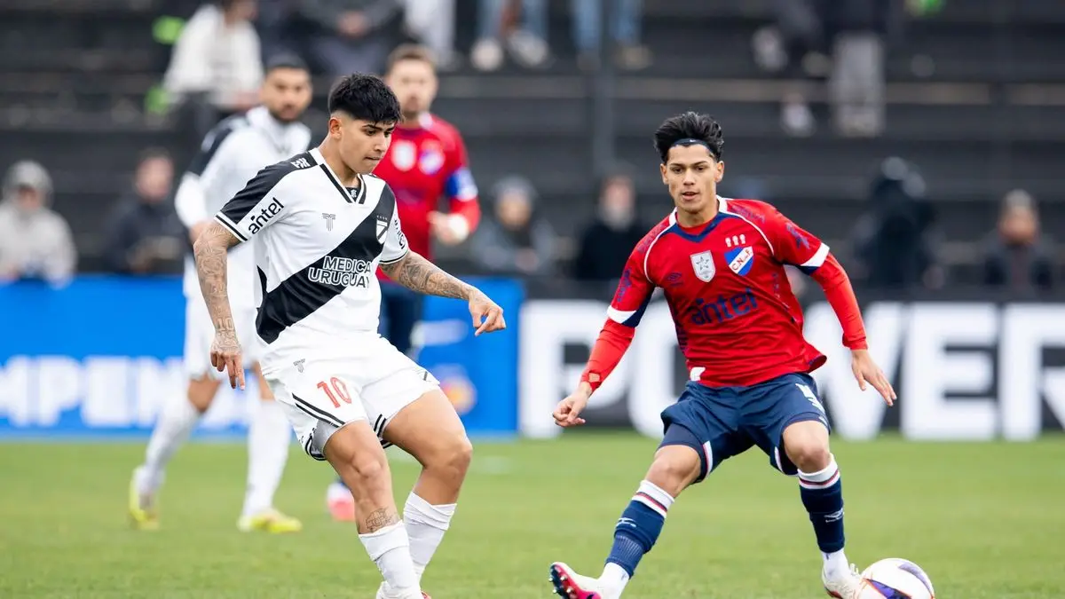 La buena noticia que dio Nacional sobre la salud de Agustín dos Santos, que debió pasar por el hospital tras sufrir un golpe en el partido ante Danubio