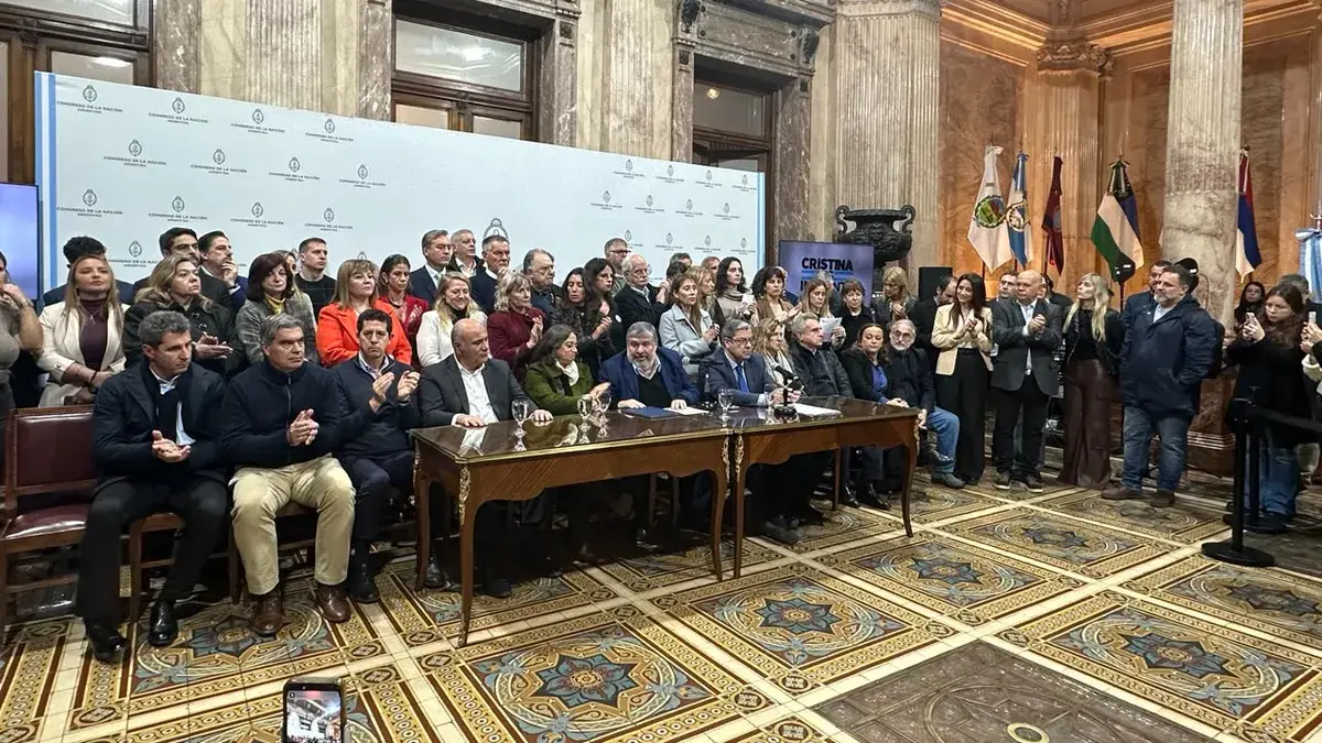 El peronismo se une por Cristina Kirchner, pospone la discusión por un heredero y reclama por un frente
