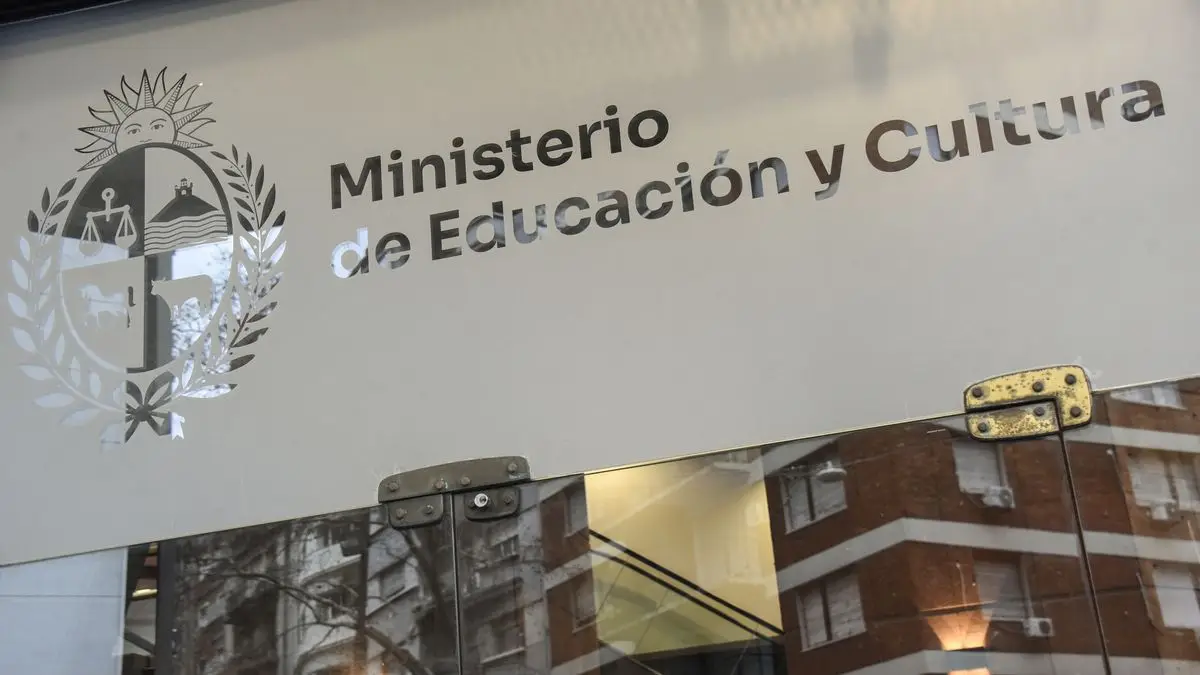 Llamado laboral del MEC con sueldo de más de $83 mil por 30 horas semanales: mirá requisitos y cómo postularse