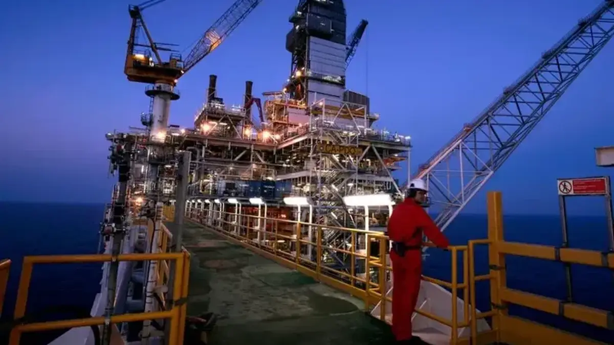 YPF buscará petróleo frente a la costa uruguaya y su presidente aseguró que “es algo gigante”