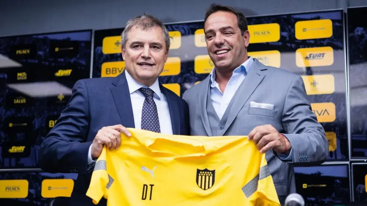 El jugador que pidió Diego Aguirre para Peñarol y por el que Ignacio Ruglio hace tratativas para su llegada, a cuatro días del regreso del Torneo Intermedio
