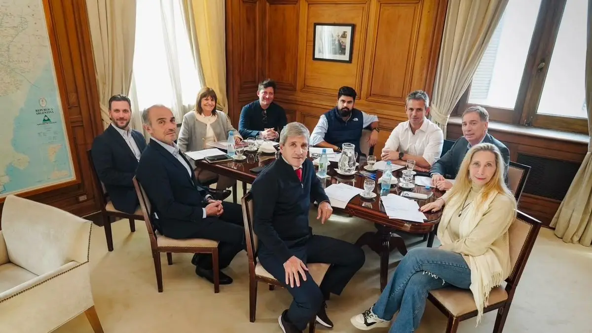 El Gobierno se muestra “hiperactivo” mientras aguarda sondeos clave tras la salida de Manuel Adorni