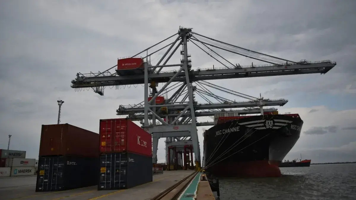 Conflicto en el puerto: sindicato de trabajadores reclama 25 jornales mínimos o dos partidas de $ 50 mil “por cada mes de negociación”