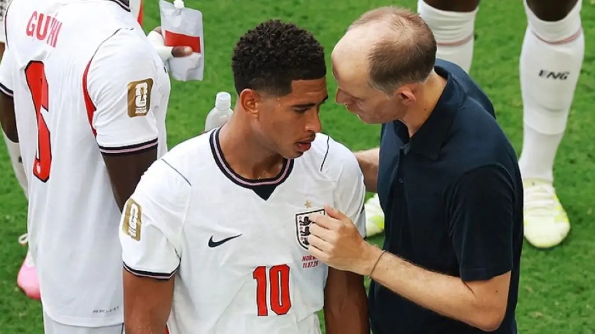 Fuerte tensión en Inglaterra por el cruce entre el técnico Thomas Tuchel y la respuesta de la figura, Jude Bellingham tras la clasificación a semifinales del Mundial 2026