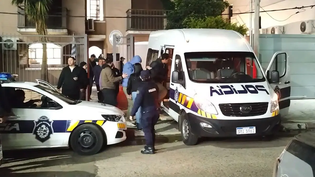Desarticulan red de contrabando de cigarrillos; 23 detenidos y un millón de dólares en mercadería enviada por encomienda