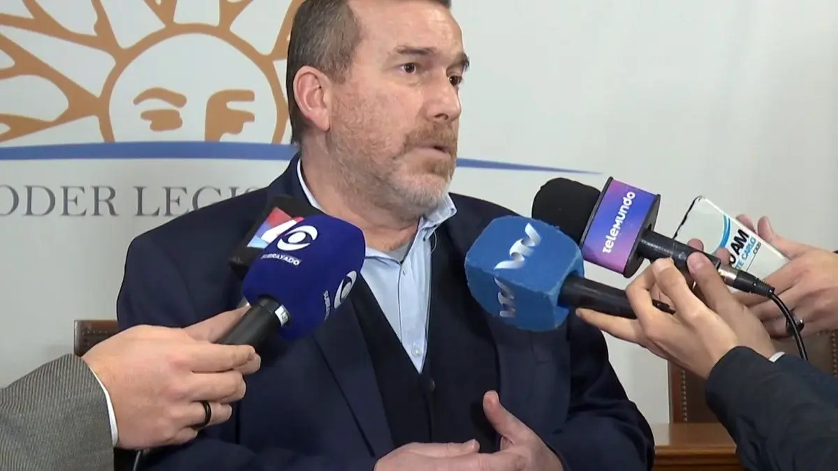 Ministro de Defensa interino dijo que nuevo sistema de aterrizaje aún no está 24 horas; para oposición es “muy grave”