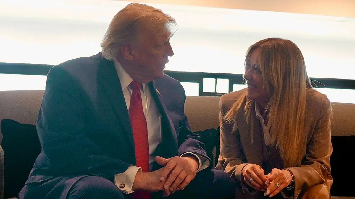 Trump afirmó que Giorgia Meloni le había “suplicado” por una foto y desató una crisis diplomática con Italia