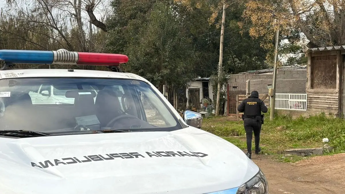 Detienen a un joven de 20 años por el homicidio de un hombre en Carrasco Norte