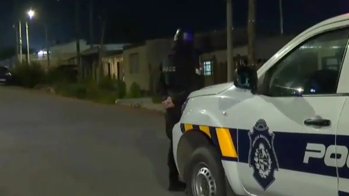 Atacaron a balazos una casa y un auto: “Eran gurises chicos caminando”, dijo dueña de la vivienda